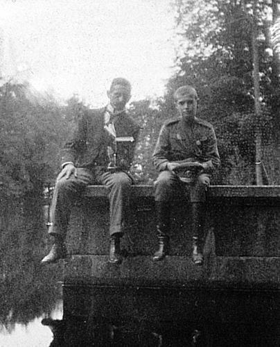 45. Наследник Цесаревич и П. Жильяр - копия.jpg